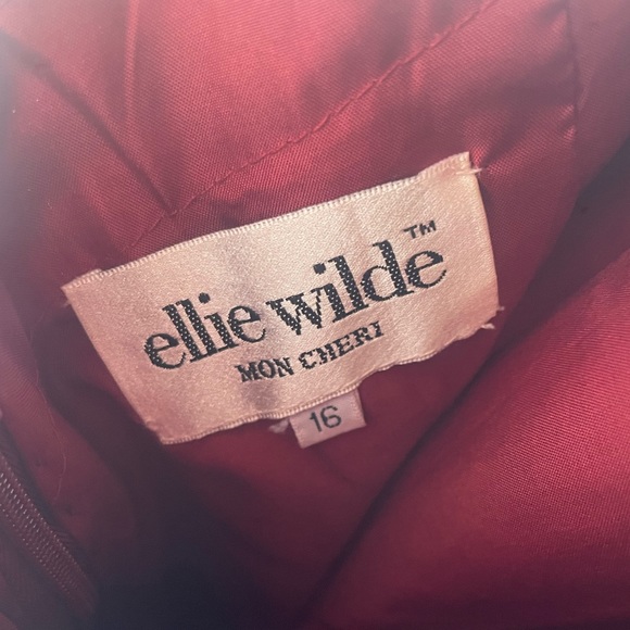 LET’S GET WILDE size 16 FORMAL DRESS - Picture 5 of 6